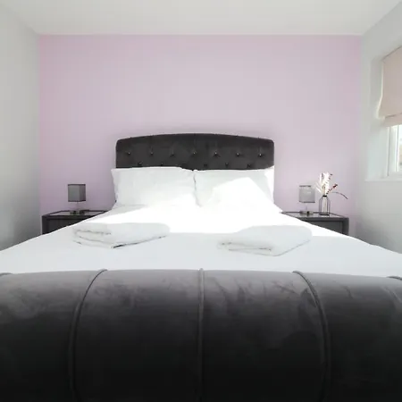 Cohost Partners: Perfect Retreat In 4* Bristol